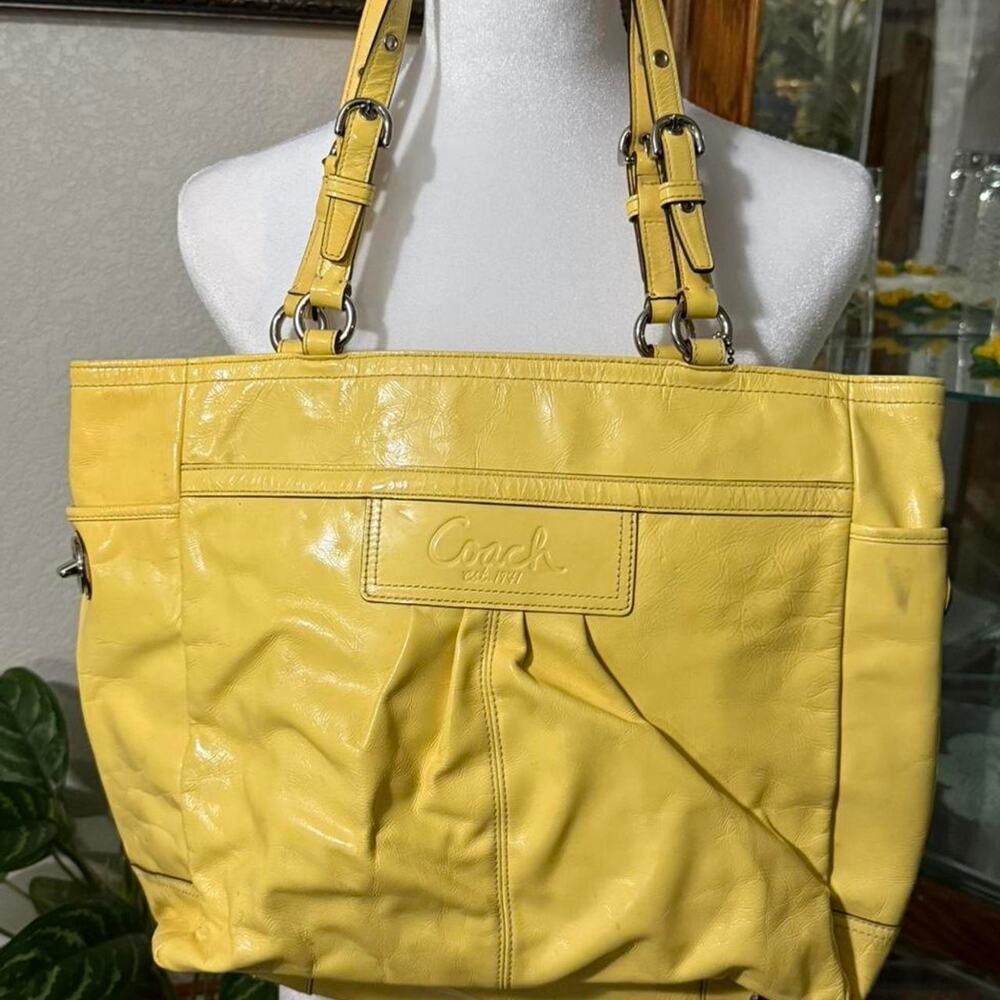 Vintage coach yellow leather shoulder